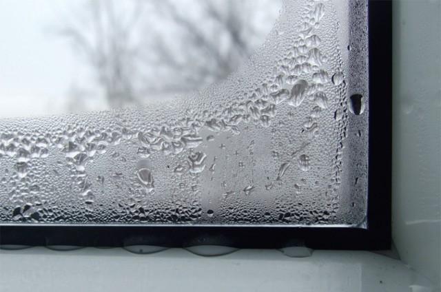 Почему потеют пластиковые окна зимой