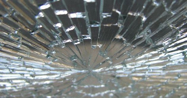 Замена разбитого стекла в стеклопакете